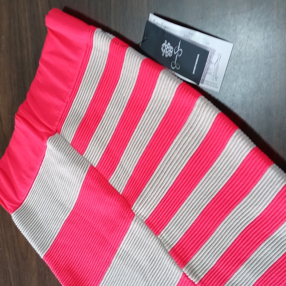 Jessica Simpson Sportswear Neon Orange/Tan Ribbed Fitted Body-Con Mini Skirt - Picture 5 of 9